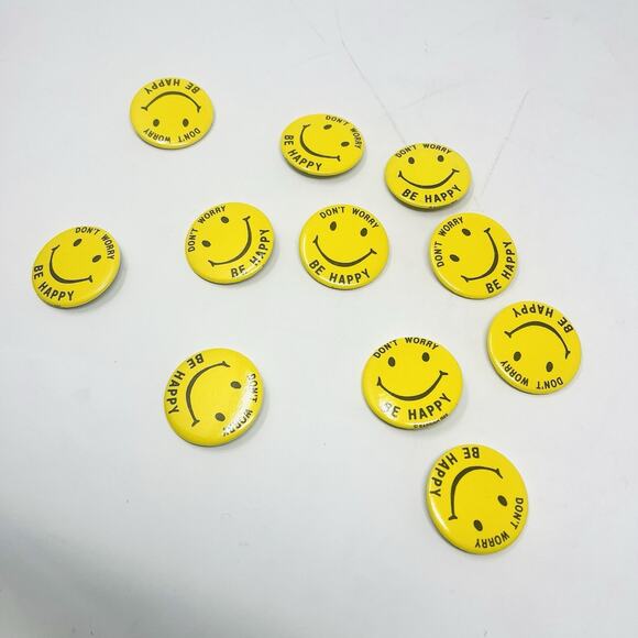Vtg Original 1980s Don’t Worry HAPPY FACE Pinback Button Yellow Smiley Badge Pin - Picture 1 of 3